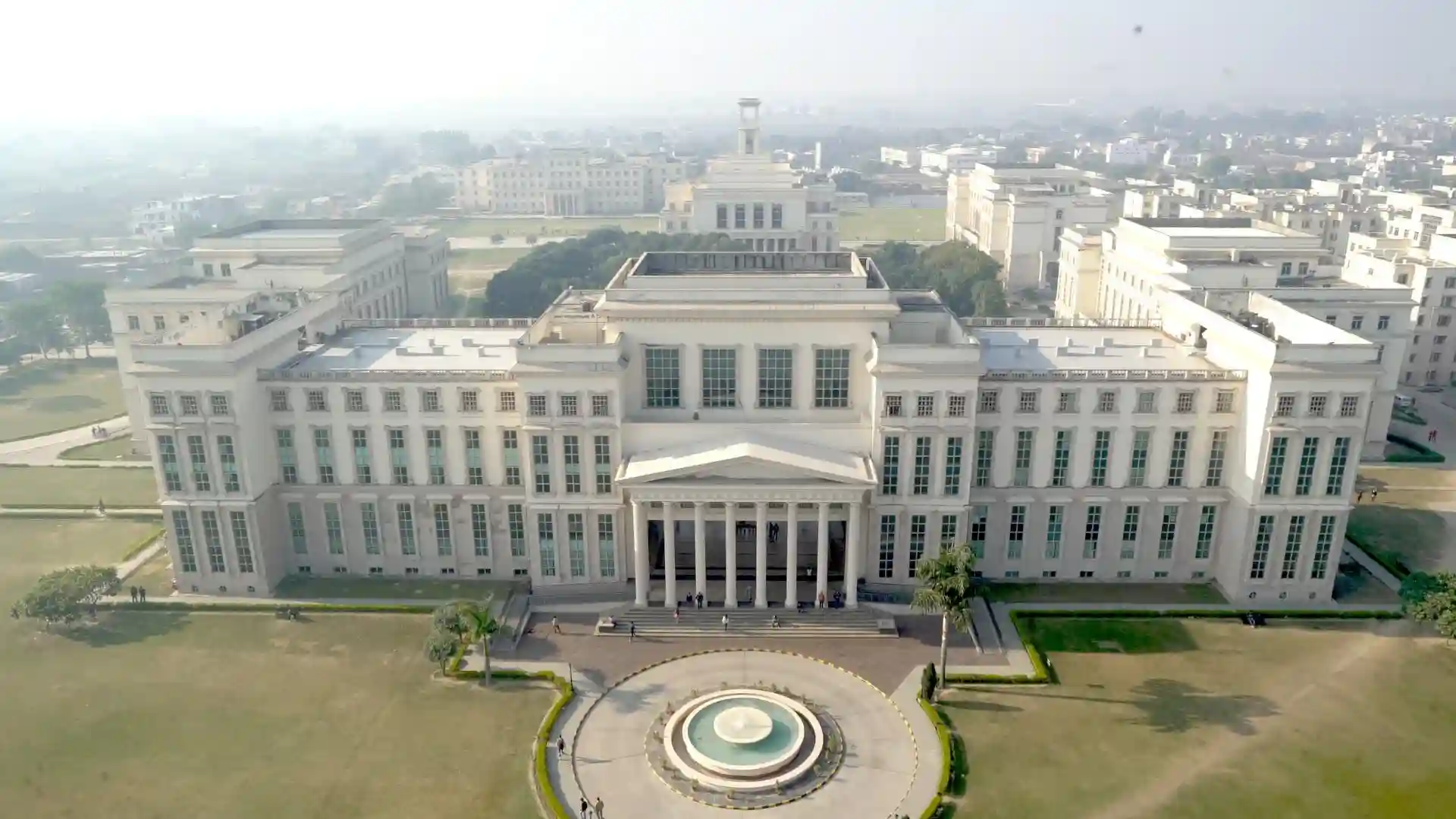 Amity Lucknow Admissions 2025: MBA and Btech on BoostMyTalent