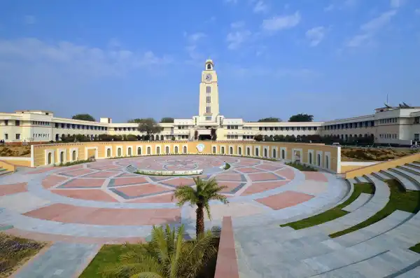 Birla Institute of Technology BITS Pilani Admissions 2025: MBA and B.E. on BoostMyTalent