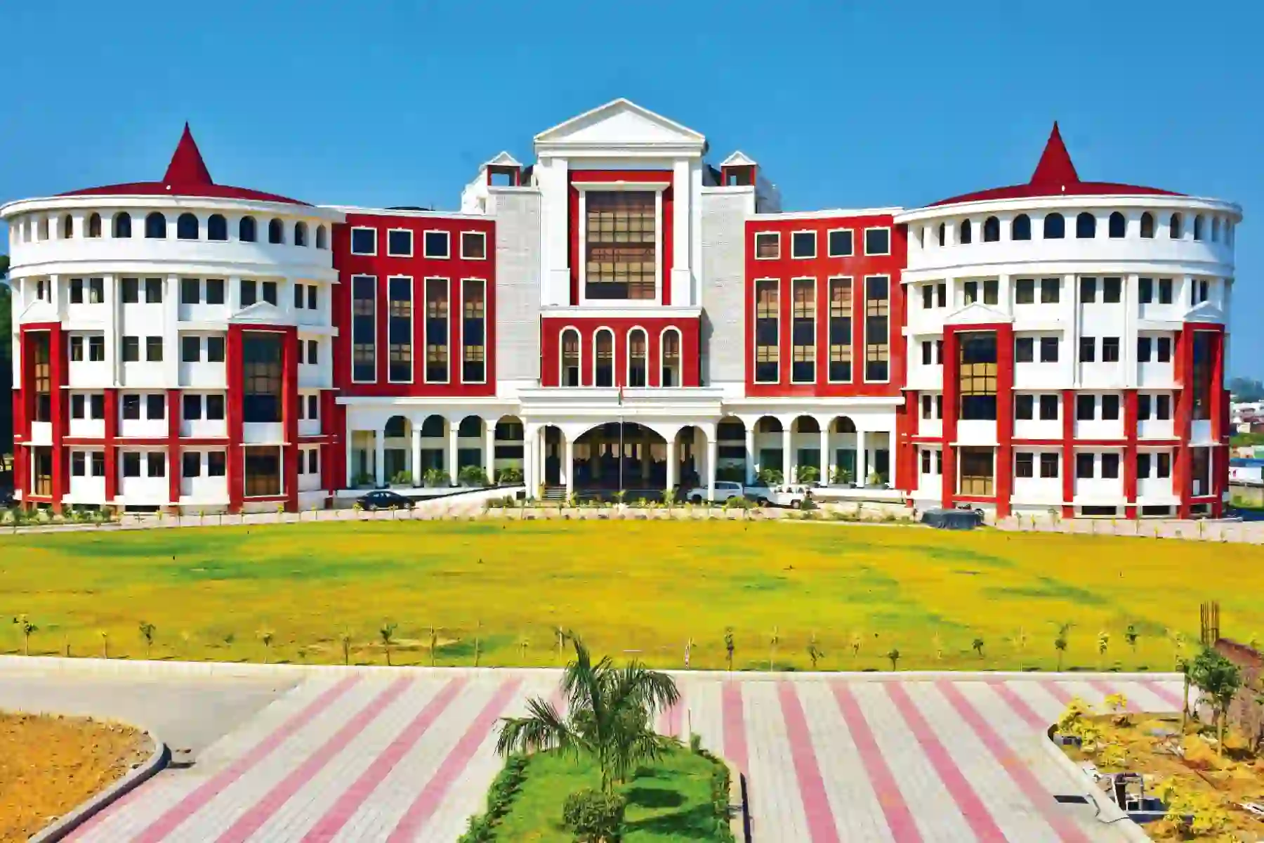 Graphic Era University Online Admissions 2025: MBA and BCA on BoostMyTalent