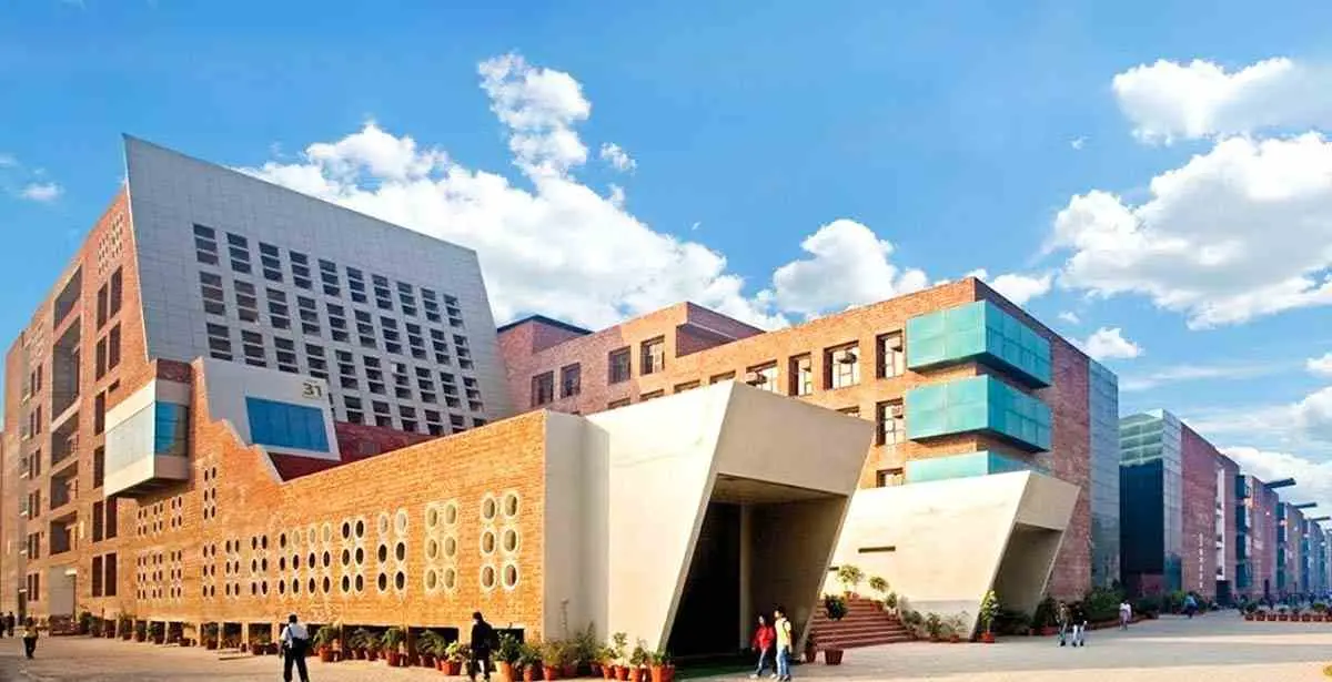 LPU Online Admissions 2025: MBA on BoostMyTalent