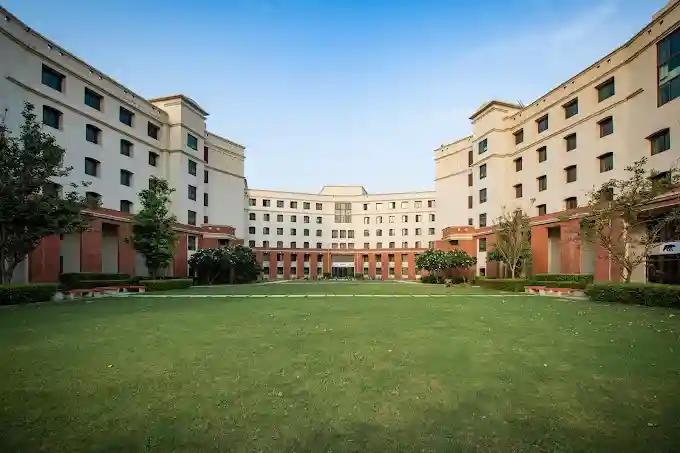 Shiv Nadar University Noida Admissions 2025: MBA, Btech on BoostMyTalent